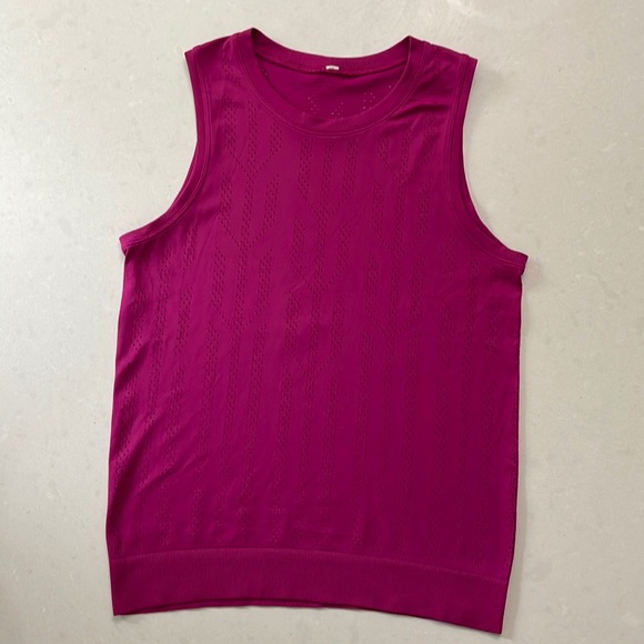 Lululemon Fetching Lines tank in Ripened Raspberry - Picture 1 of 3